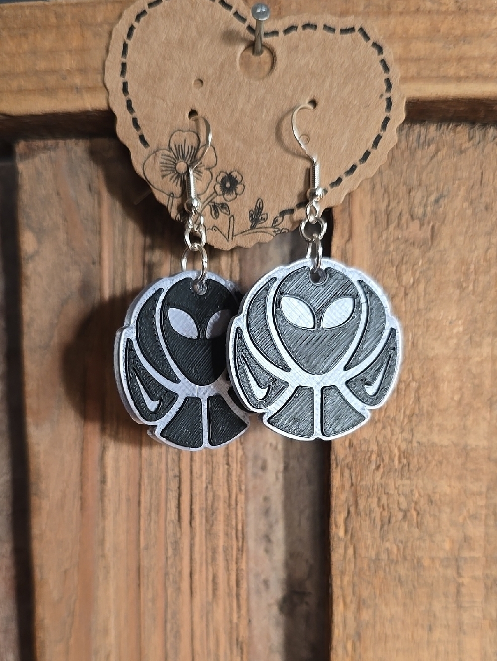 Spurs Alien Earrings